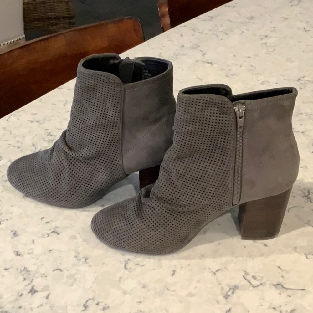 Mia Gray heeled bootie, size 9.